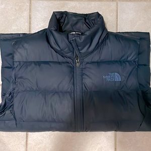The North Face 550 Navy Puffer Vest